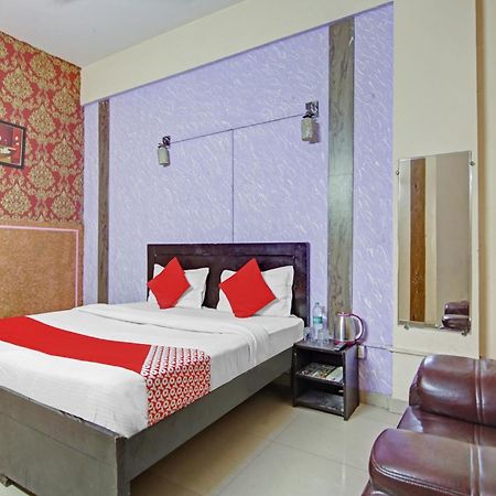 Hotel O Glorious Stayz Noida Extérieur photo
