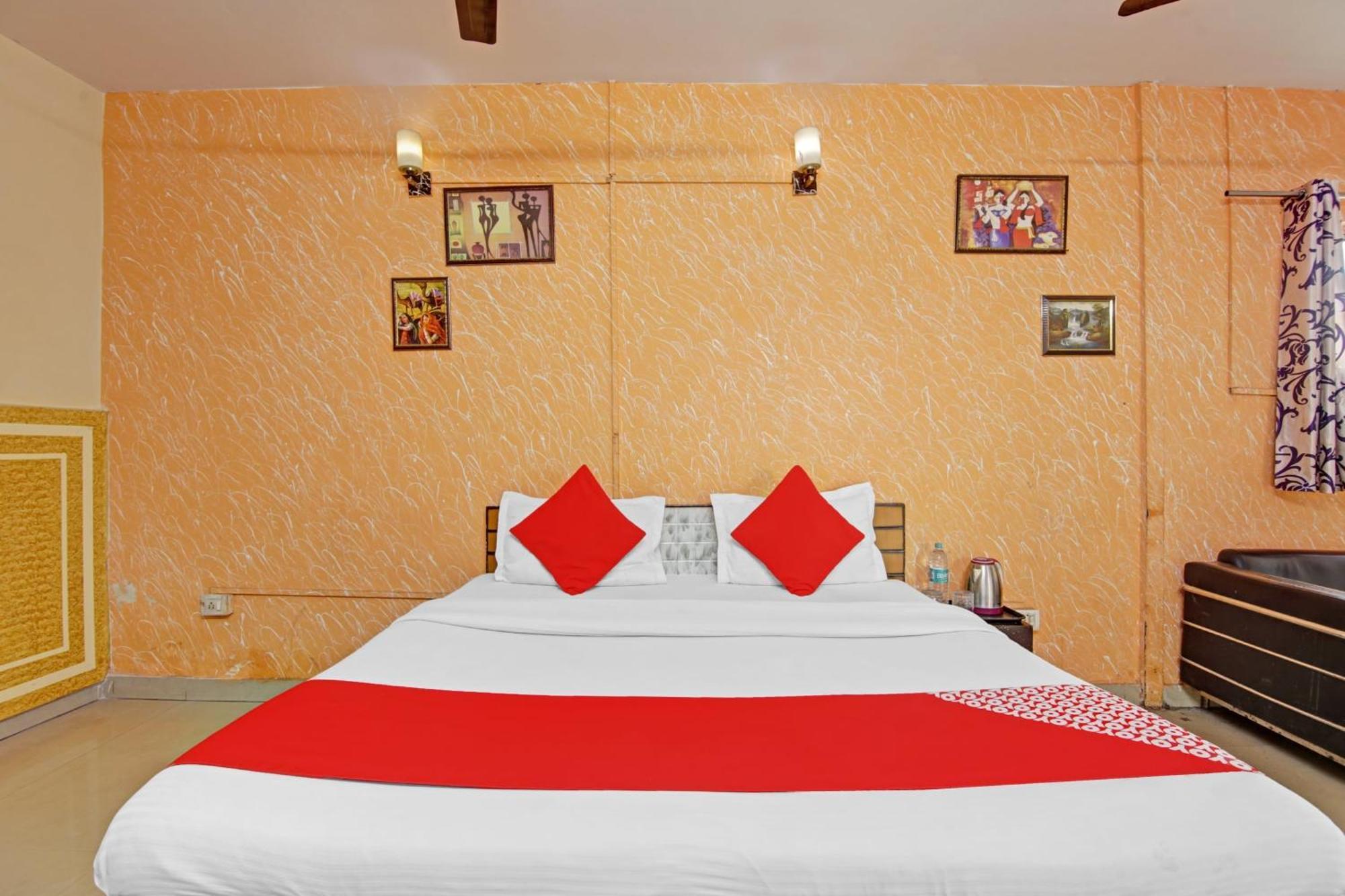 Hotel O Glorious Stayz Noida Extérieur photo