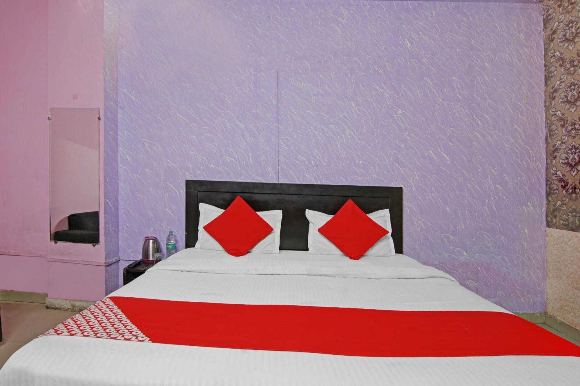 Hotel O Glorious Stayz Noida Extérieur photo